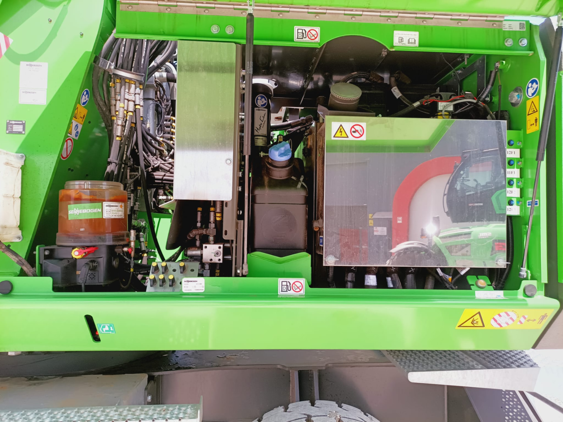 SENNEBOGEN 821E 2023